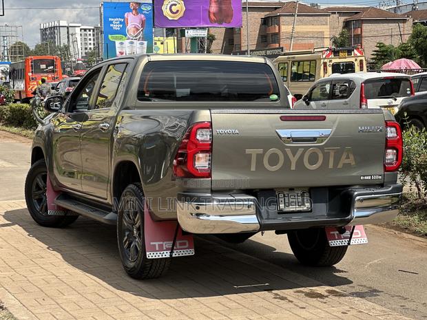 Toyota Hilux Revo Double Cab Deisel 2.4 AWD 2021 Brown