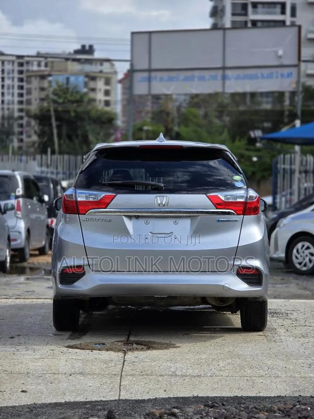 Honda Fit Shuttle 1.5 Hybrid 2WD 2019 Silver