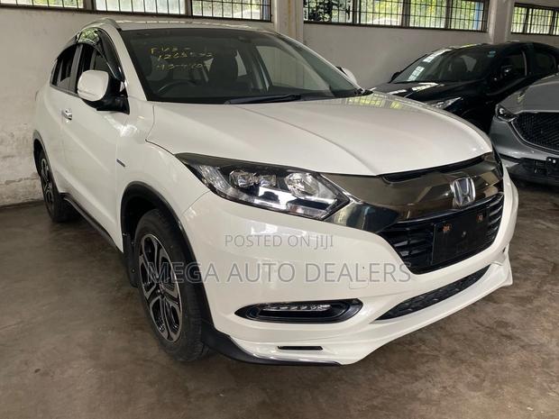 Honda Vezel 2018 White