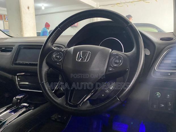 Honda Vezel 2018 White