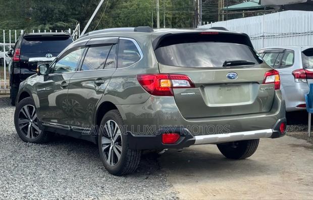 Subaru Outback 2.5i Premium AWD 2019 Green