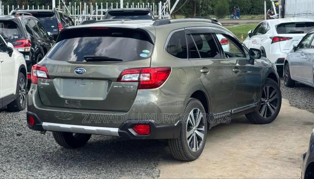 Subaru Outback 2.5i Premium AWD 2019 Green