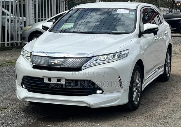 Toyota Harrier 2.0 2018 White