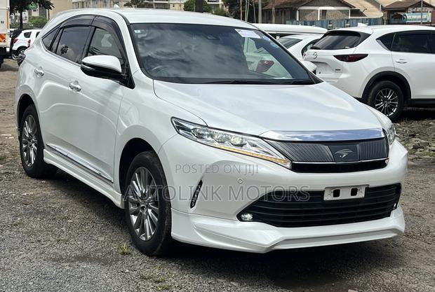 Toyota Harrier 2.0 2018 White