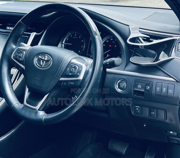 Toyota Harrier 2.0 2018 White