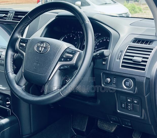 Toyota Land Cruiser Prado 2.8 2019 Black