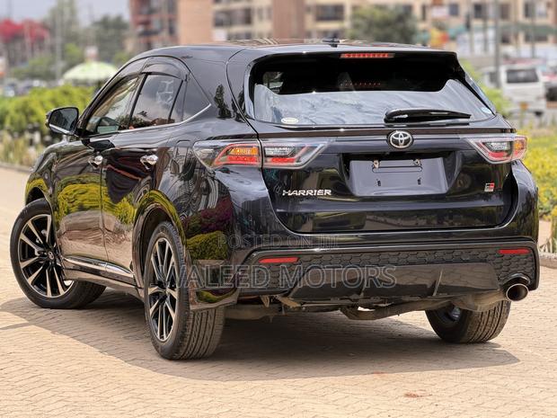 Toyota Harrier 2.0 2019 Black