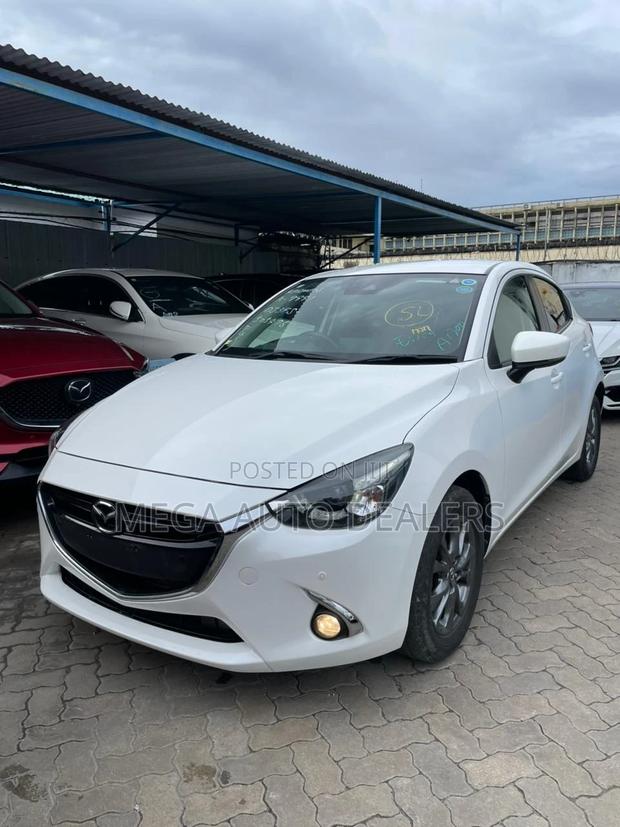 Mazda Demio 2018 White