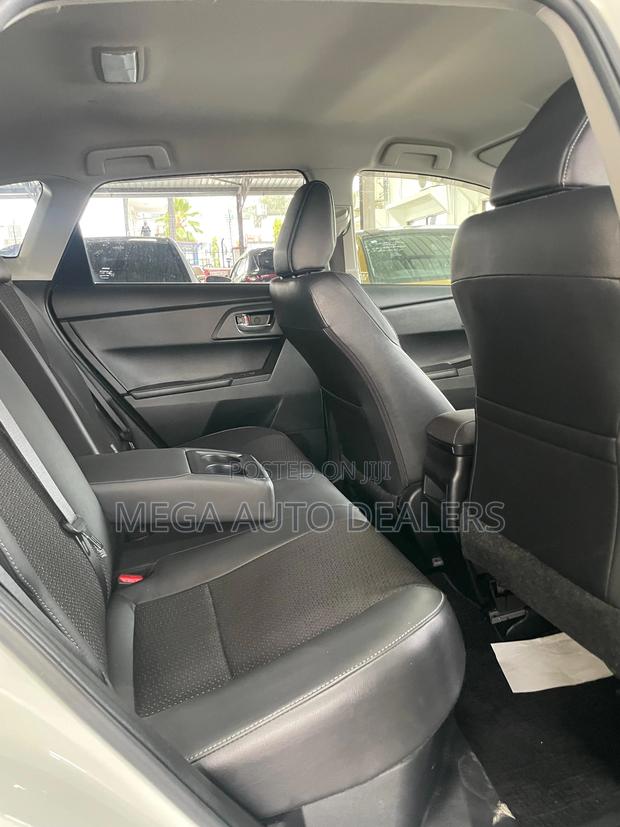 Toyota Auris 2018 White