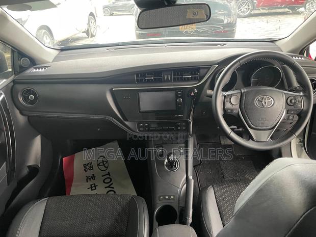 Toyota Auris 2018 White