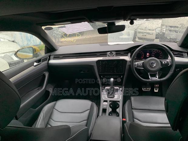 Volkswagen Arteon 2019 Yellow