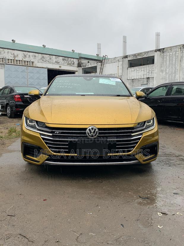 Volkswagen Arteon 2019 Yellow