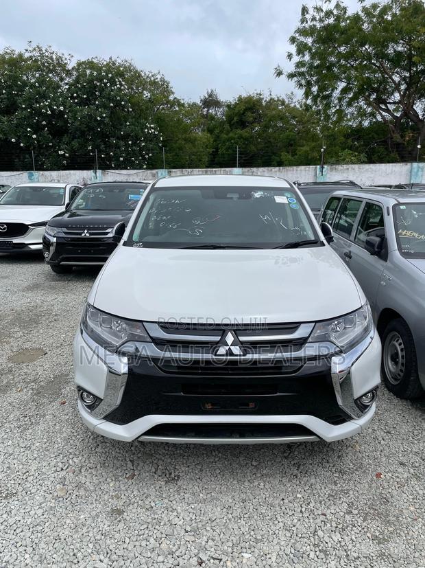 Mitsubishi Outlander 2018 White