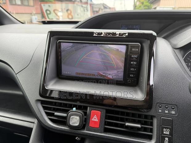 Toyota Voxy 2019 Silver