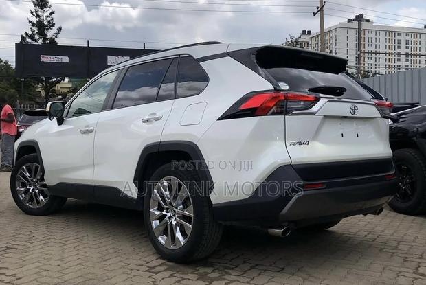 Toyota RAV4 2020 White