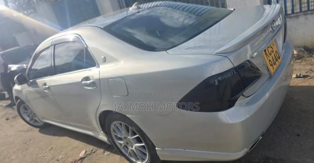 Toyota Crown 2014 Silver