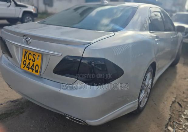 Toyota Crown 2014 Silver