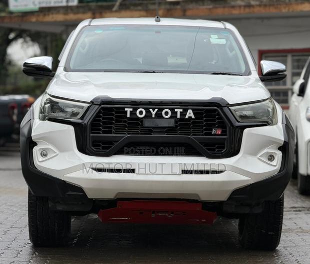 Toyota Hilux 2019 White