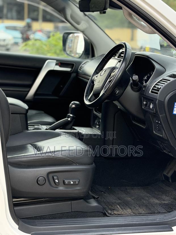 Toyota Land Cruiser Prado 2.7 2019 Pearl