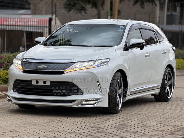 Toyota Harrier 2.0 2019 White