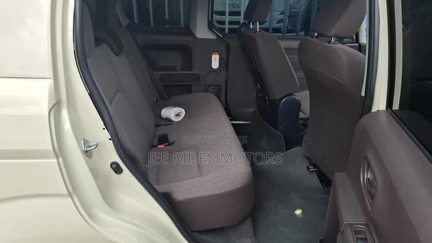 Toyota Porte 1.5 FWD 2015 Beige