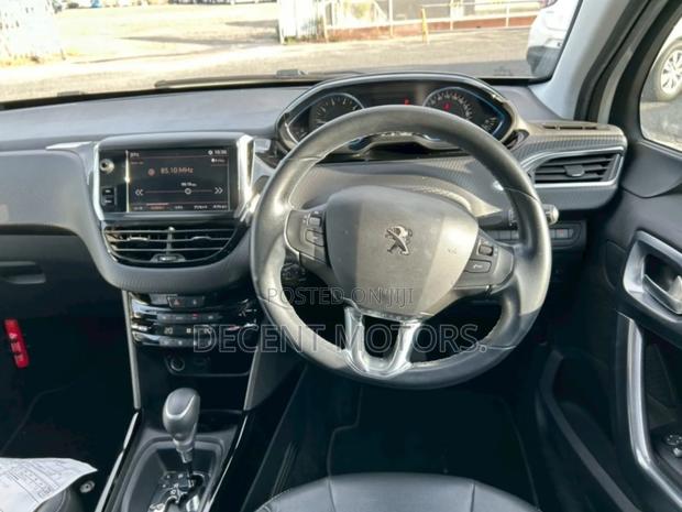 Peugeot 2008 1.2 PureTech (130 Hp) 2018 White
