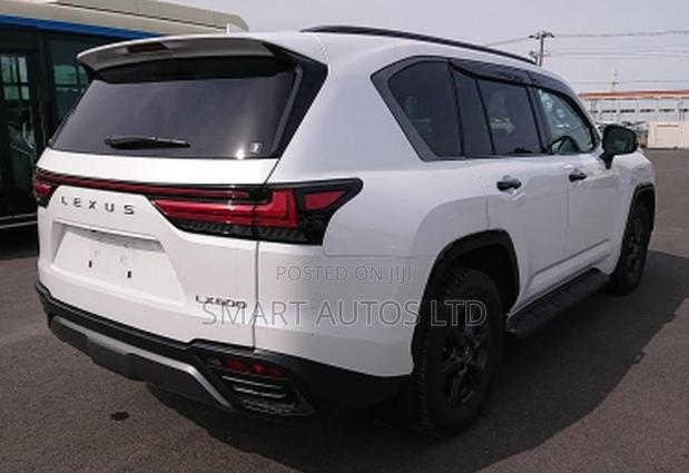Lexus LX 600 2022 White