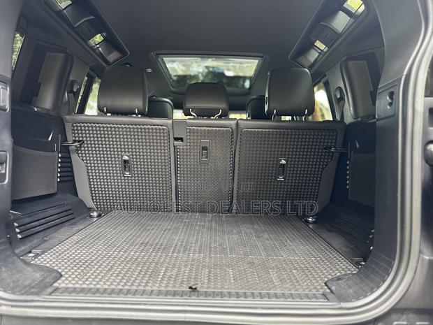 Land Rover Defender X-Dynamic HSE 2021 Green