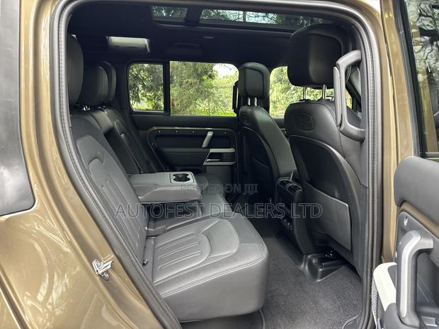 Land Rover Defender X-Dynamic HSE 2021 Green
