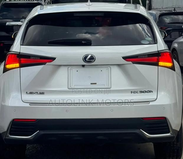 Lexus NX 300h Base 4x4 (2.5L 4cyl 2A) 2018 White