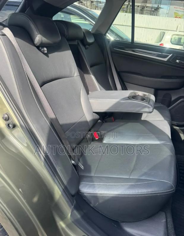 Subaru Outback 2.5i Premium AWD 2018 Green
