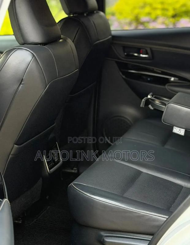 Toyota Harrier 2.0 2019 White