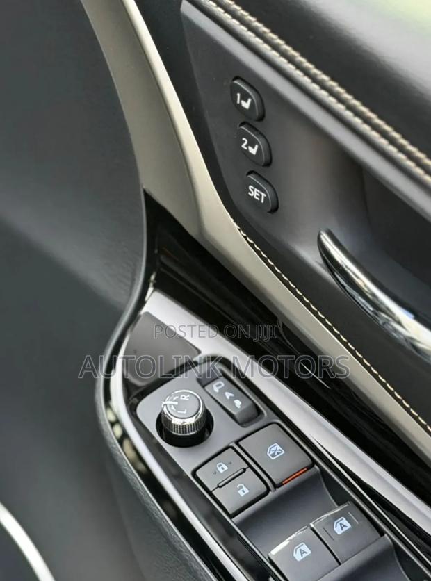 Toyota Harrier 2.0 2019 White