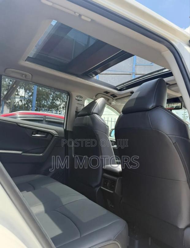 Toyota RAV4 2020 Pearl