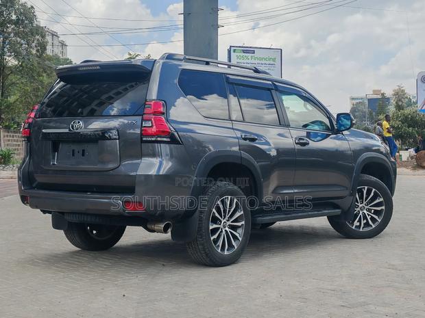 Toyota Land Cruiser Prado 2.8 2019 Gray
