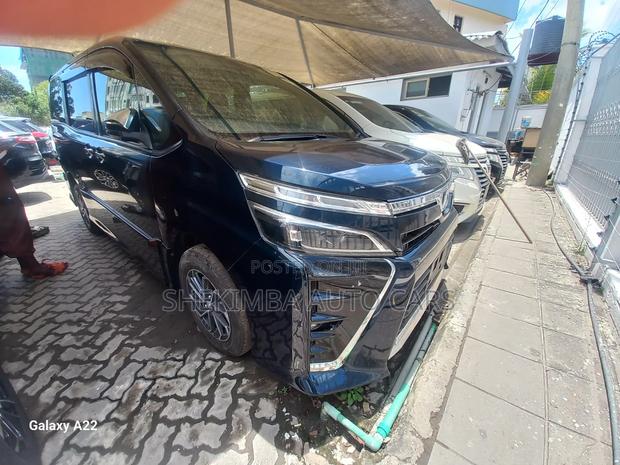 Toyota Voxy 2019 Purple