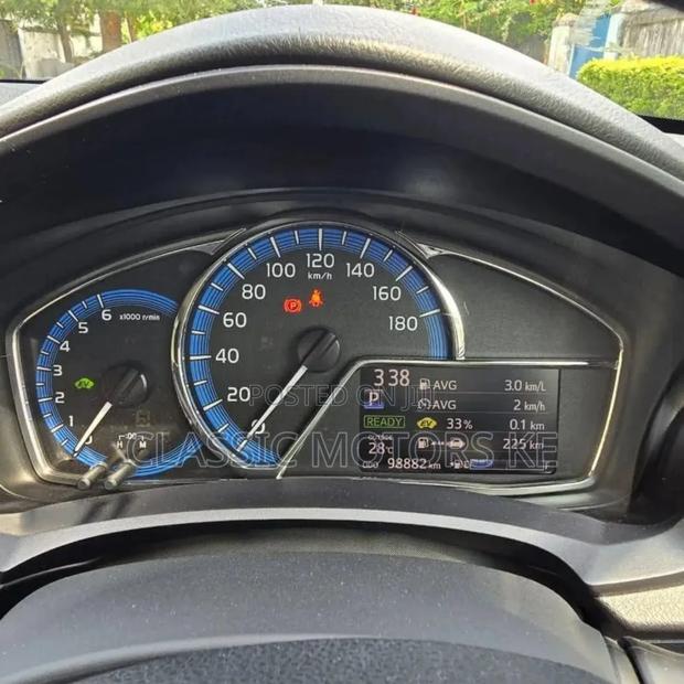 Toyota Axio 1.5 Hybrid 2WD 2019 White