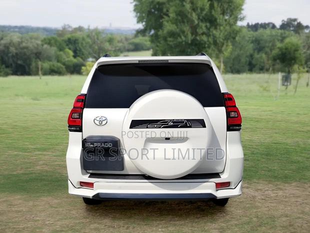 Toyota Land Cruiser Prado 2.8 2018 White