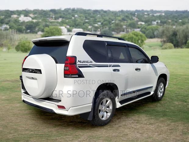 Toyota Land Cruiser Prado 2.8 2018 White