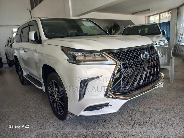Lexus LX 570 AWD 2020 White