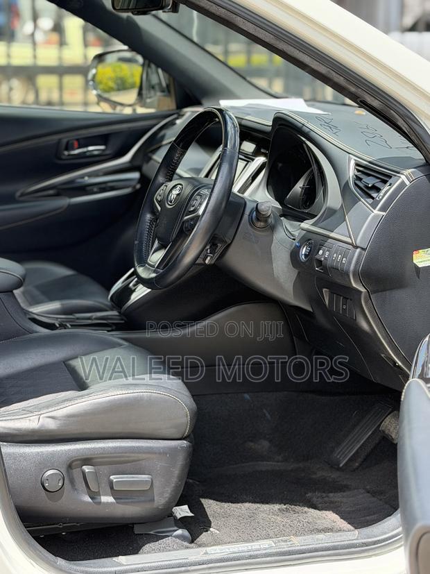 Toyota Harrier 2.0 2018 Pearl