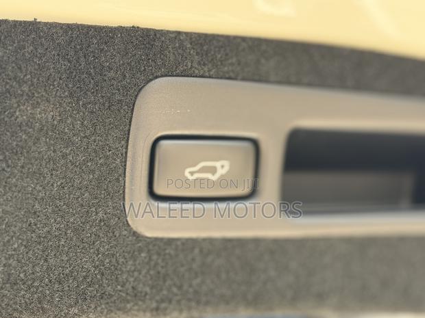 Toyota Harrier 2.0 2018 Pearl