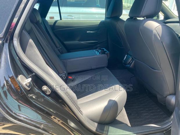 Toyota Crown 2018 Black