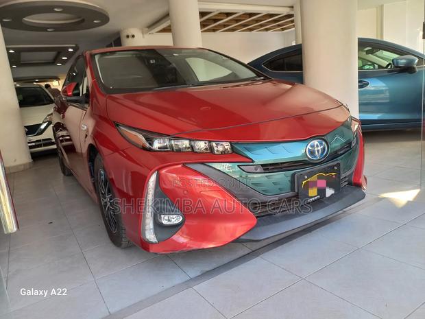 Toyota Prius 2019 Red