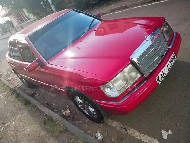 Mercedes-Benz 200E 1994 Red