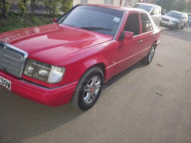 Mercedes-Benz 200E 1994 Red