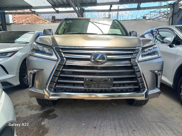 Lexus LX 570 AWD 2019 Gold