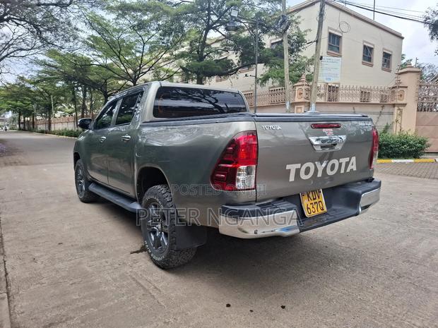 Toyota Hilux Revo Double Cab Deisel 2.8 AWD 2022 Gray