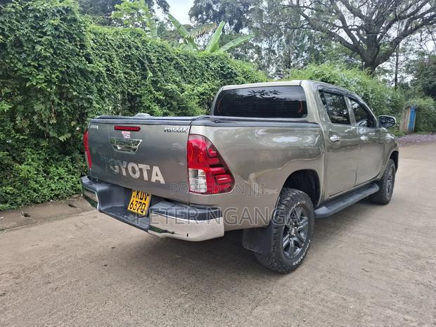 Toyota Hilux Revo Double Cab Deisel 2.8 AWD 2022 Gray