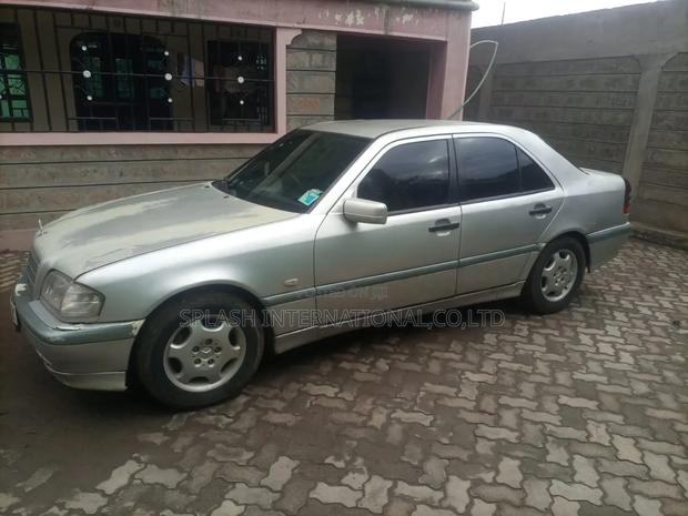 Mercedes-Benz C200 2001 Silver
